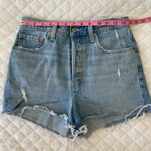 Levis ribcage short